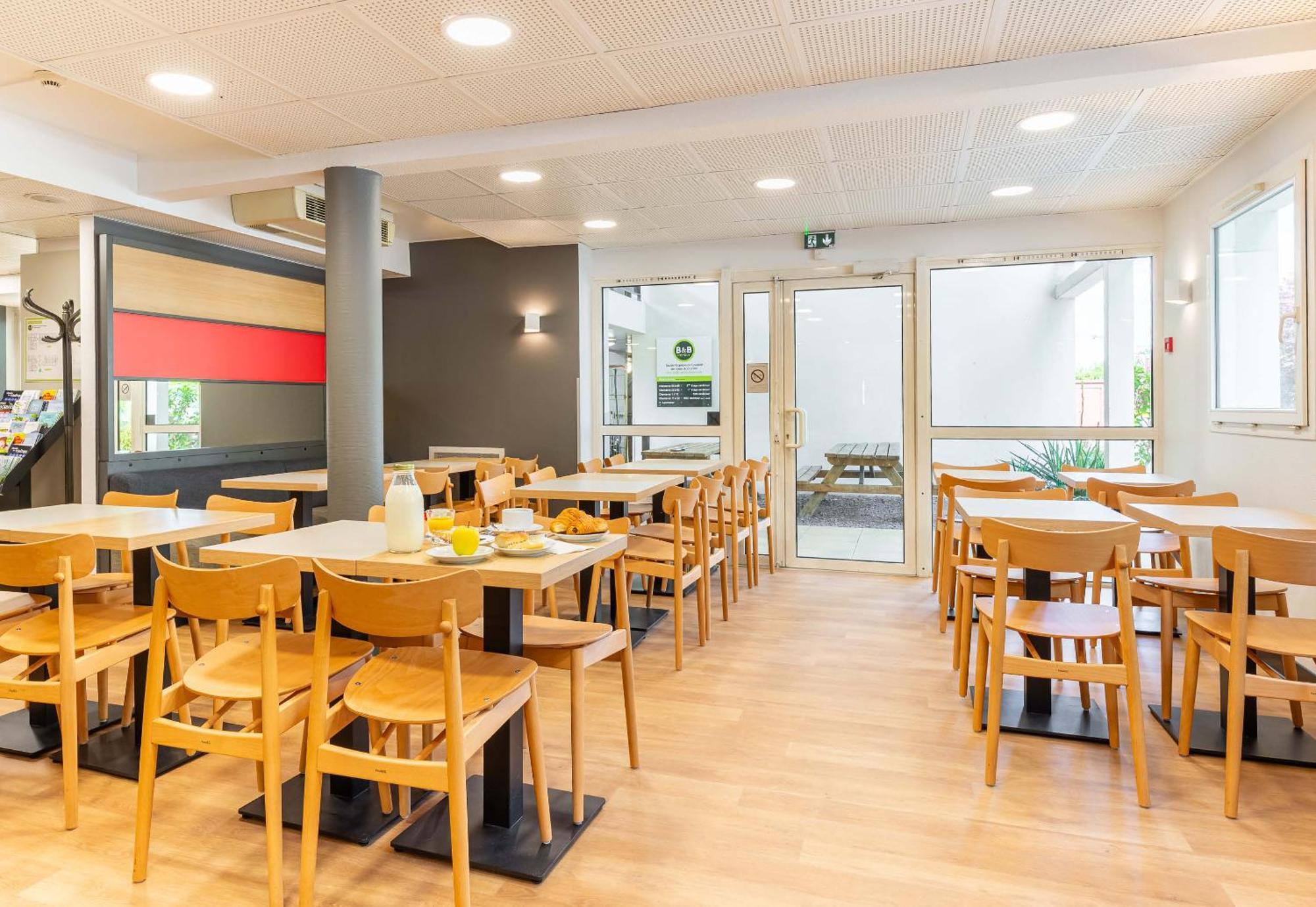 B&B HOTEL Nantes Aéroport Bouguenais Esterno foto
